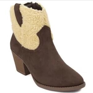 TULA NWT WOMENS WESTERN BOOTIES